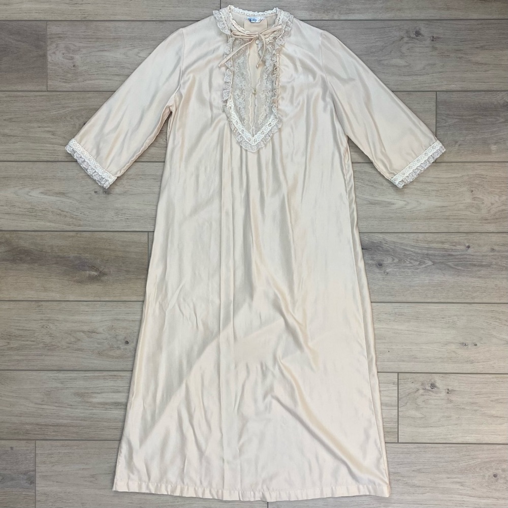 Vintage Iris‎ Bert Yelin Nightgown